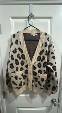 Threaded Leaf Leopard Print Cardigan Size L Beige Knit Sweater V-Neck Open Front